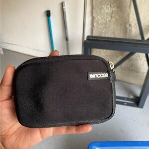 INCASE Pouch